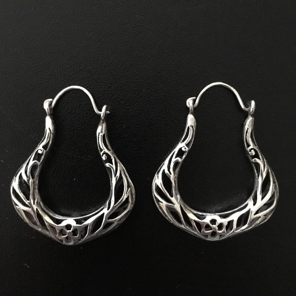 Silver filigree earrings - Picture 2 of 4